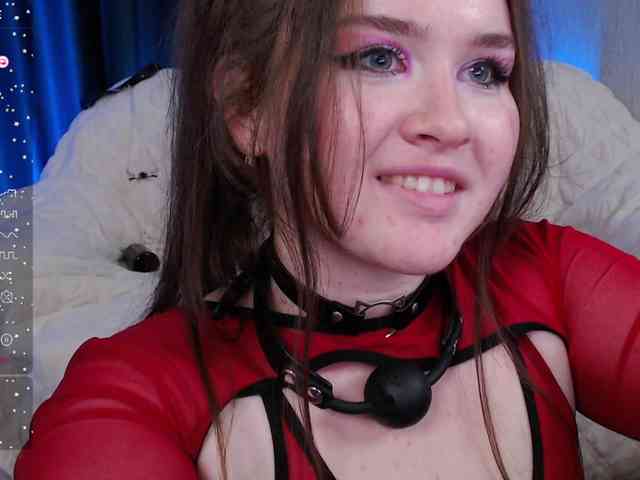 Charming--huntress webcam