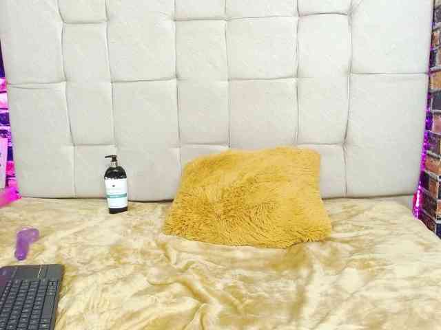 marilunabrown303av webcam