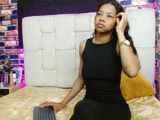 marilunabrown303av webcam