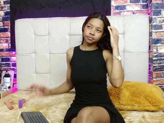 marilunabrown303av webcam