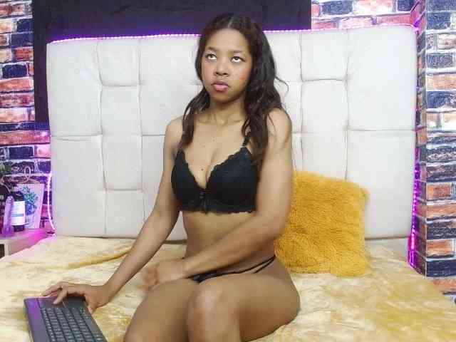 marilunabrown303av webcam