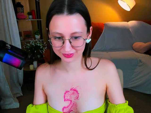 YourLovellyStory's BongaCams show and profile