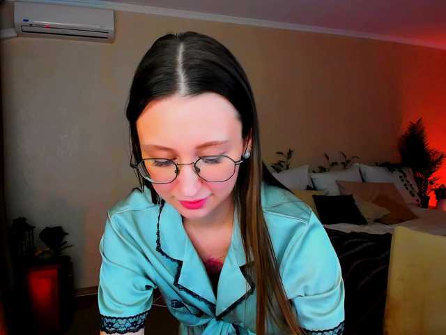 YourLovellyStory's BongaCams show and profile