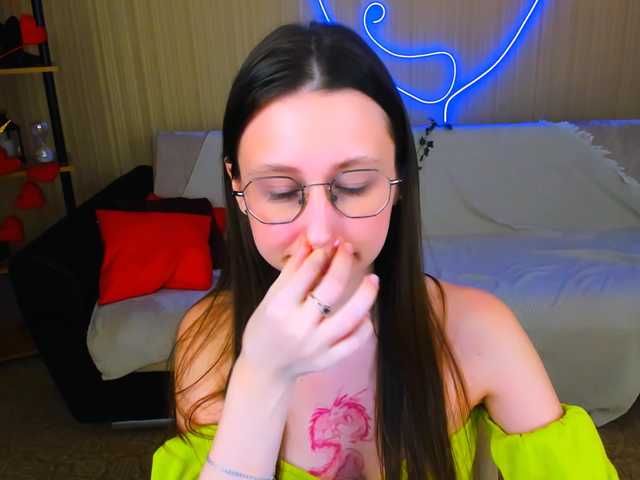 YourLovellyStory's BongaCams show and profile