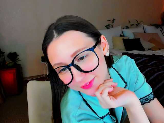 YourLovellyStory's BongaCams show and profile