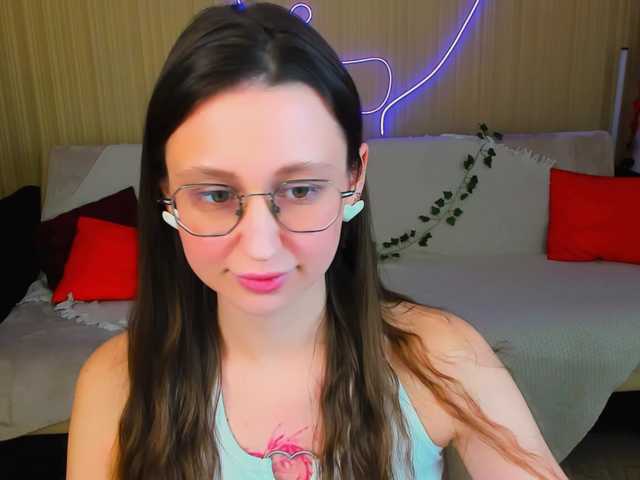 YourLovellyStory's BongaCams show and profile