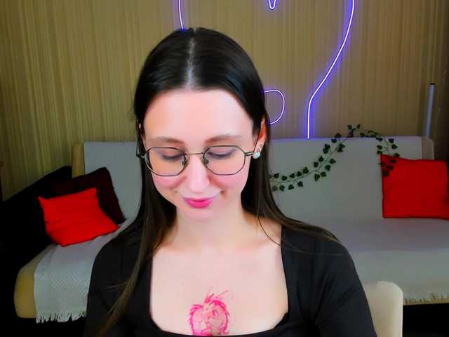 YourLovellyStory's BongaCams show and profile