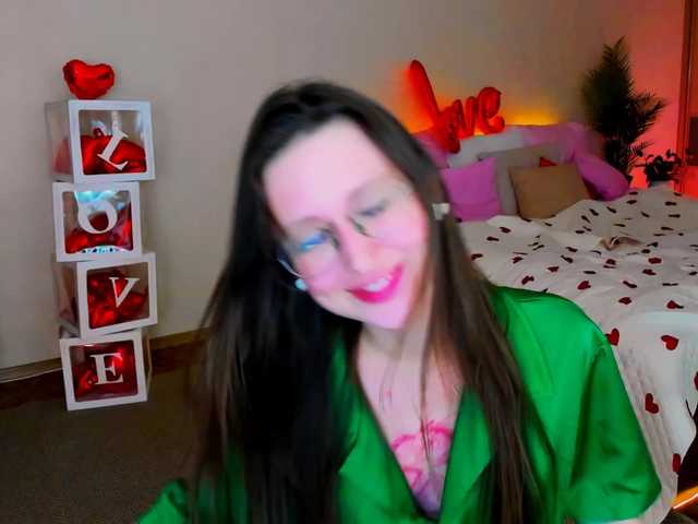 YourLovellyStory's BongaCams show and profile
