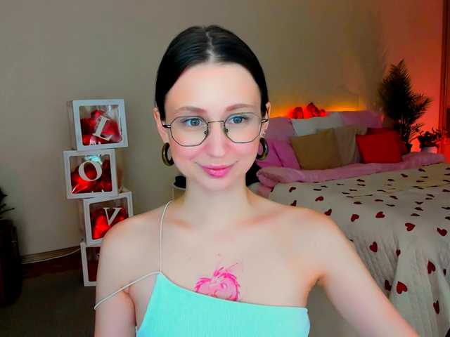 YourLovellyStory's BongaCams show and profile