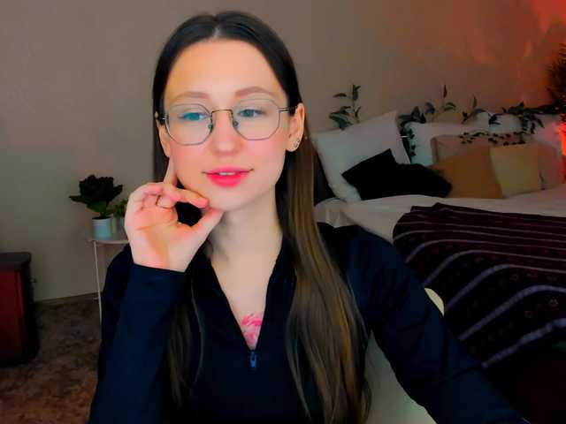 YourLovellyStory's BongaCams show and profile