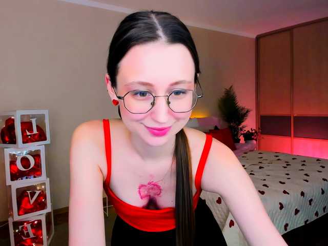 YourLovellyStory's BongaCams show and profile