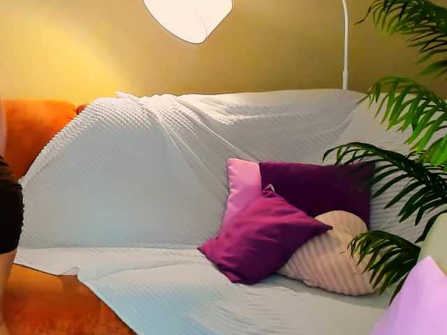 YourLovellyStory webcam bongacams model stream image