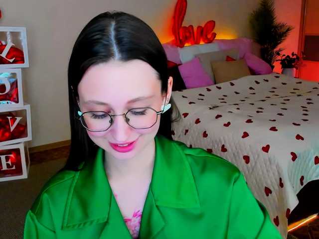 YourLovellyStory's BongaCams show and profile