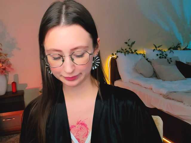  YourLovellyStory chat room