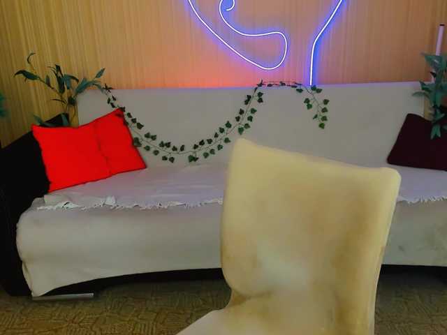 YourLovellyStory's BongaCams show and profile