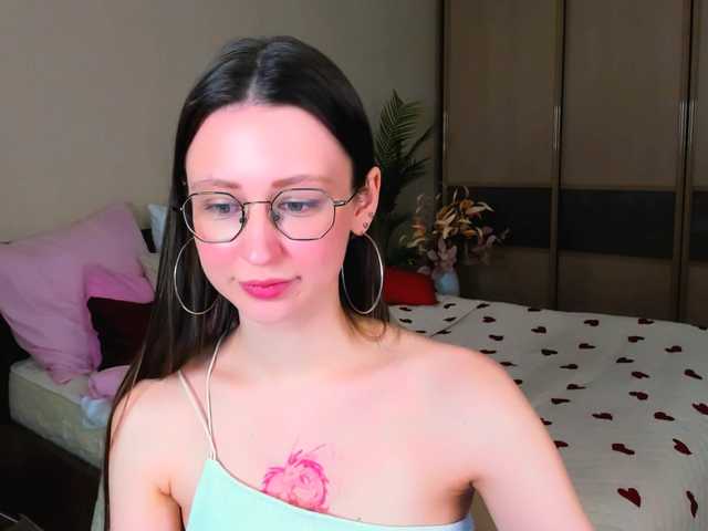 YourLovellyStory's BongaCams show and profile