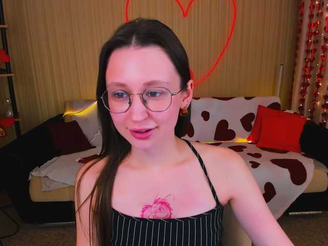 YourLovellyStory webcam