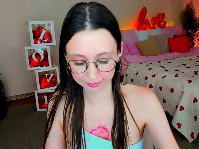 YourLovellyStory webcam