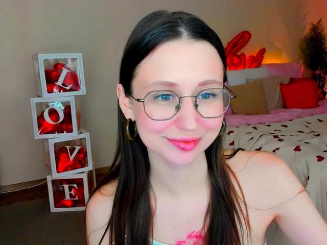 YourLovellyStory's BongaCams show and profile
