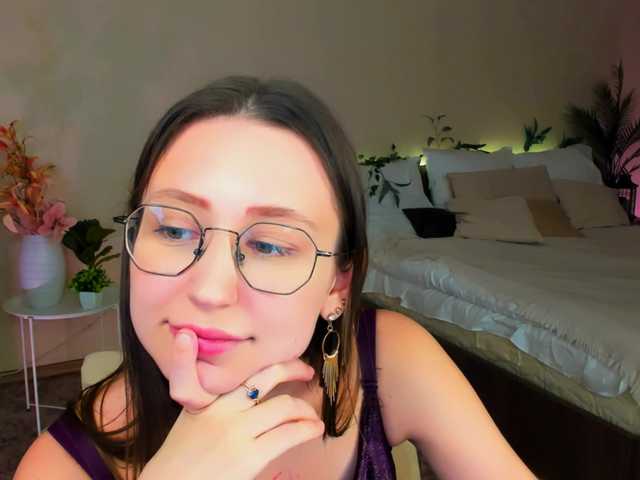 YourLovellyStory's BongaCams show and profile