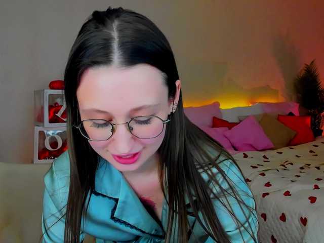 YourLovellyStory webcam