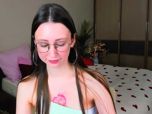 YourLovellyStory's BongaCams show and profile