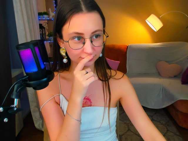 YourLovellyStory webcam bongacams model stream image