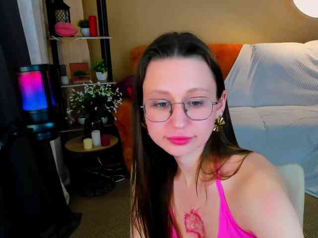 YourLovellyStory webcam