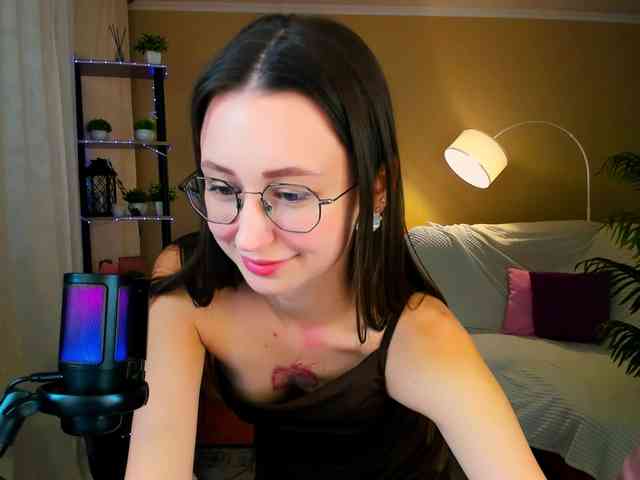 YourLovellyStory webcam