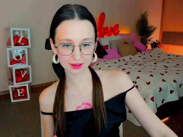 YourLovellyStory webcam
