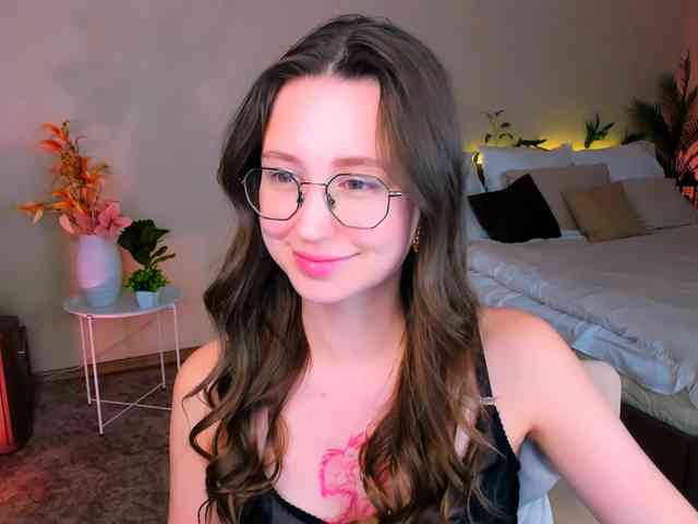 YourLovellyStory webcam