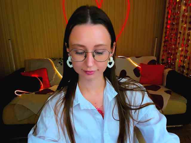 YourLovellyStory webcam