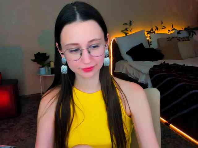YourLovellyStory webcam