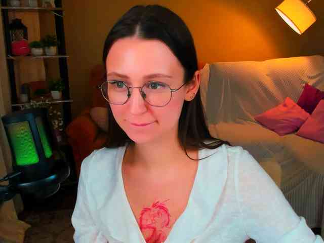 YourLovellyStory webcam