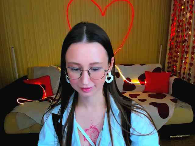 YourLovellyStory webcam