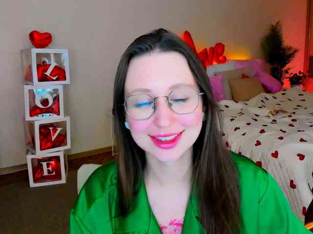 YourLovellyStory webcam
