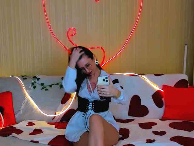 YourLovellyStory webcam