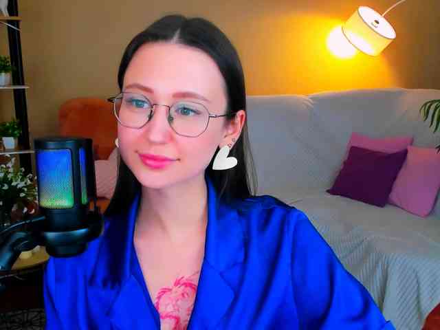 YourLovellyStory webcam