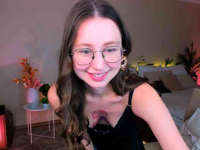 YourLovellyStory webcam