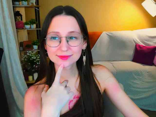 YourLovellyStory webcam