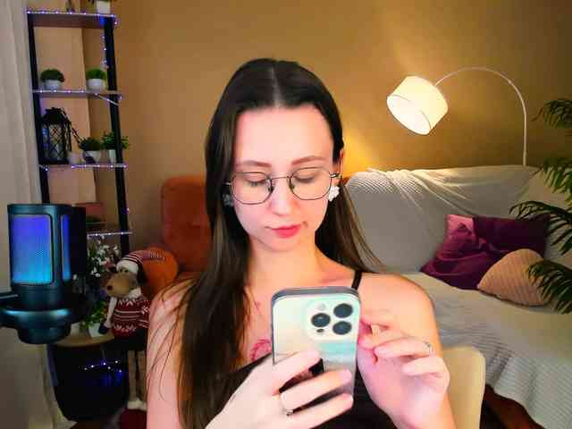 YourLovellyStory webcam