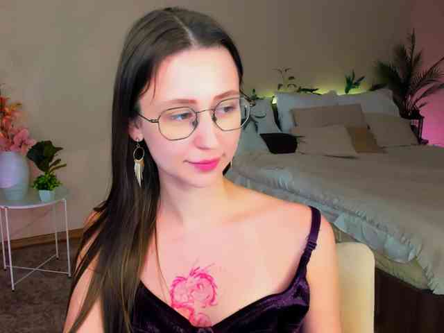 YourLovellyStory webcam