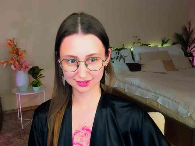 YourLovellyStory webcam