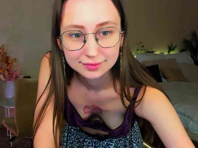 YourLovellyStory webcam