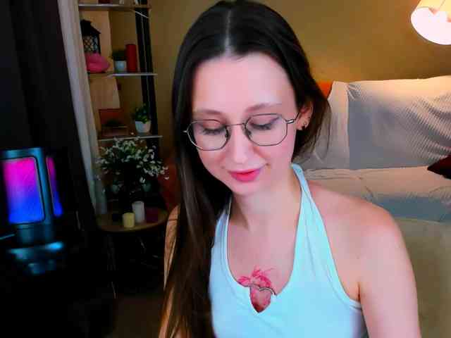 YourLovellyStory webcam