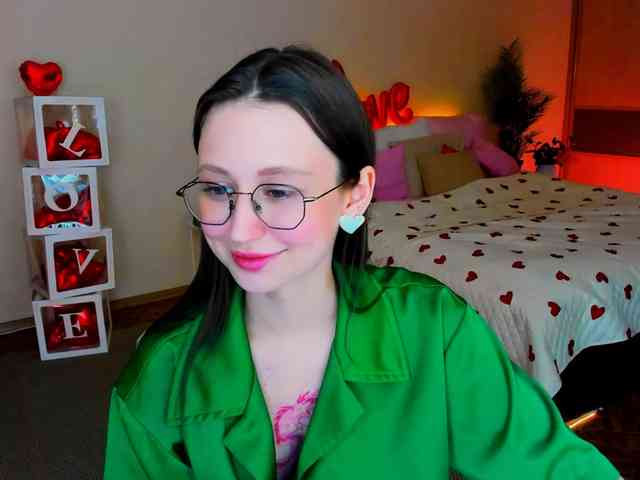 YourLovellyStory webcam