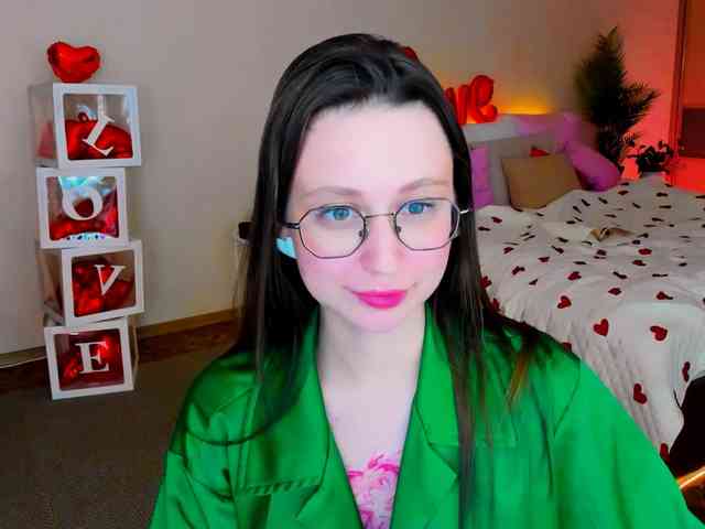 YourLovellyStory webcam