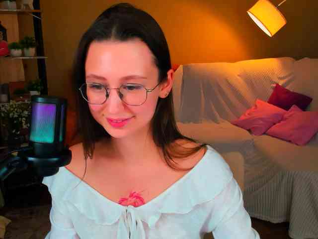 YourLovellyStory webcam