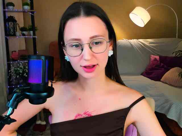 YourLovellyStory webcam