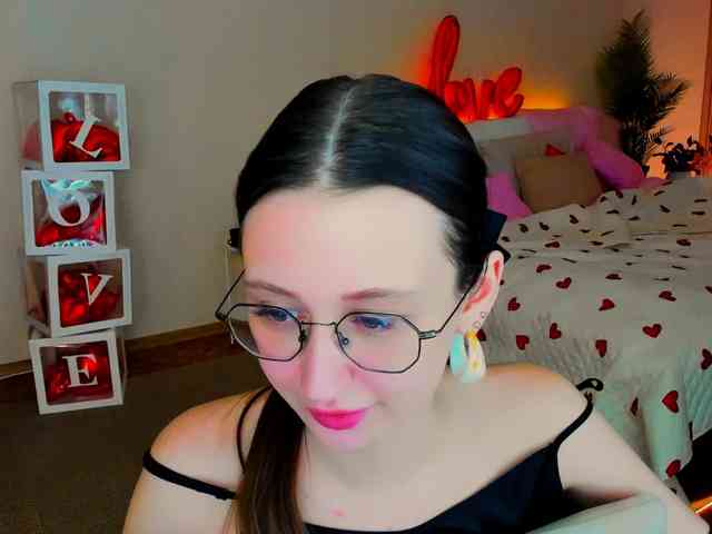 YourLovellyStory webcam